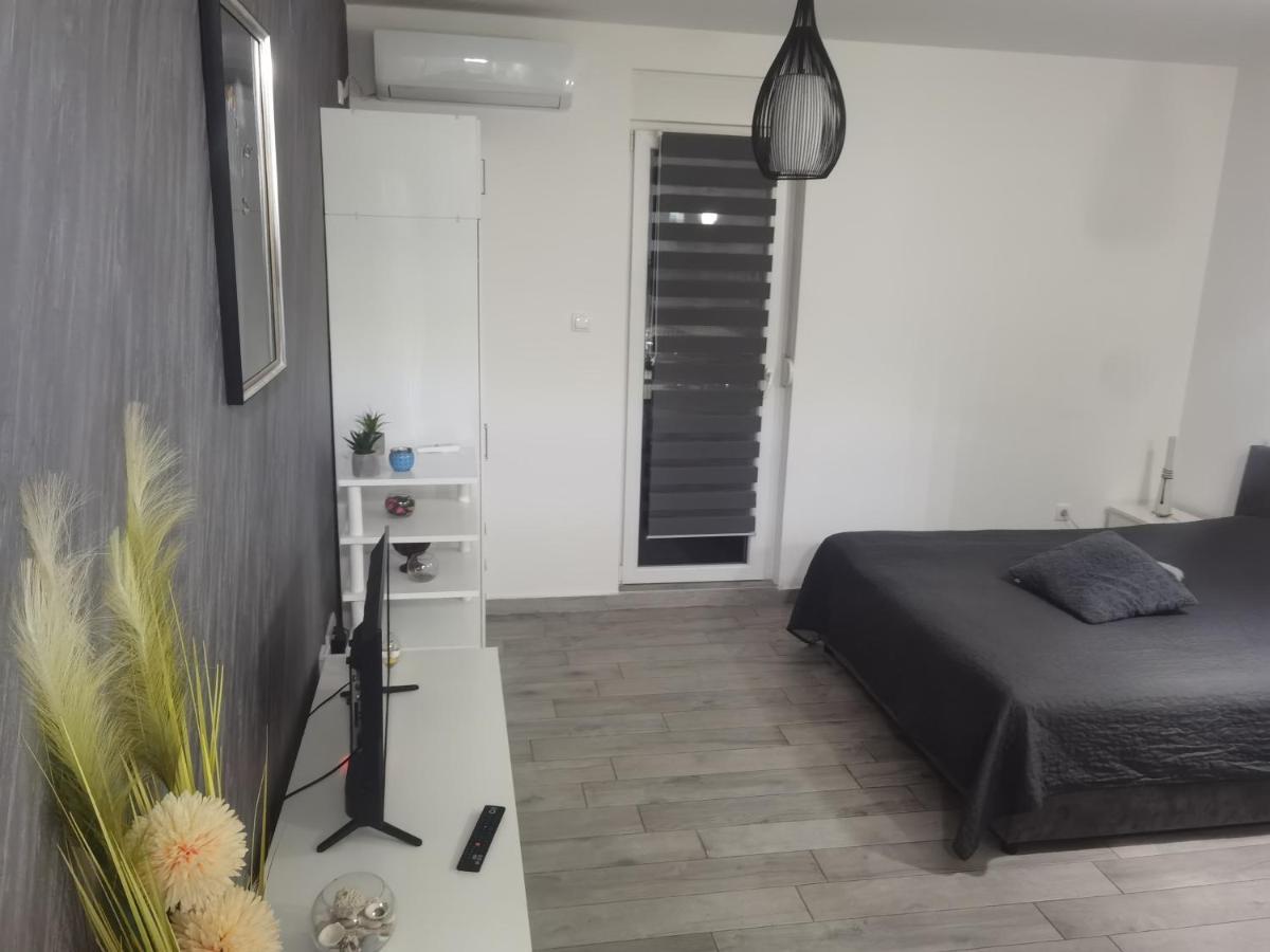 Danica Daire Sremska Mitrovica Dış mekan fotoğraf